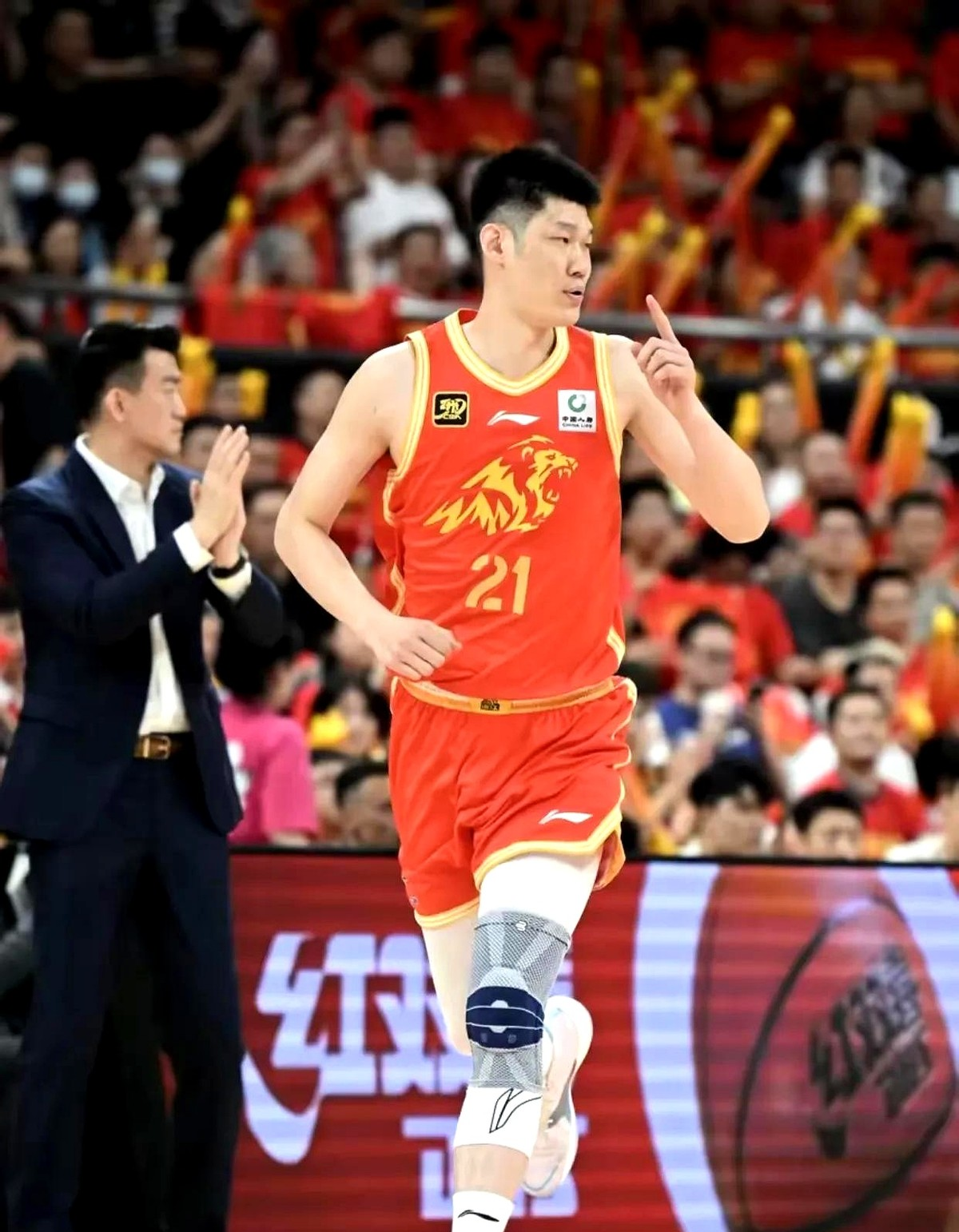 博彩官方网页犹他爵士赛前队长鼓劲，志在CBA季后赛名次提升，目标明确，控场能力受关注的简单介绍