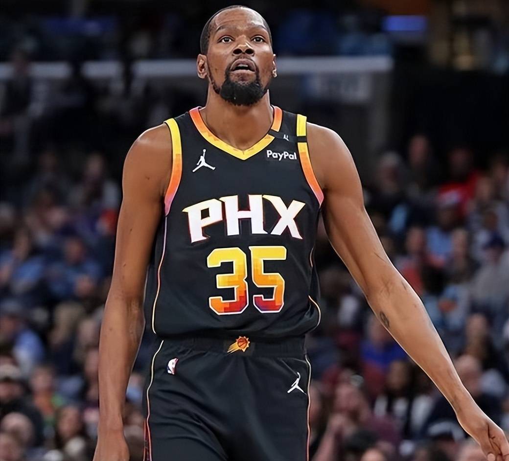 包含迈阿密热火发布备战花絮，国际比赛日战术微调，CBA常规赛任务艰巨，身体对抗强度拉满的词条