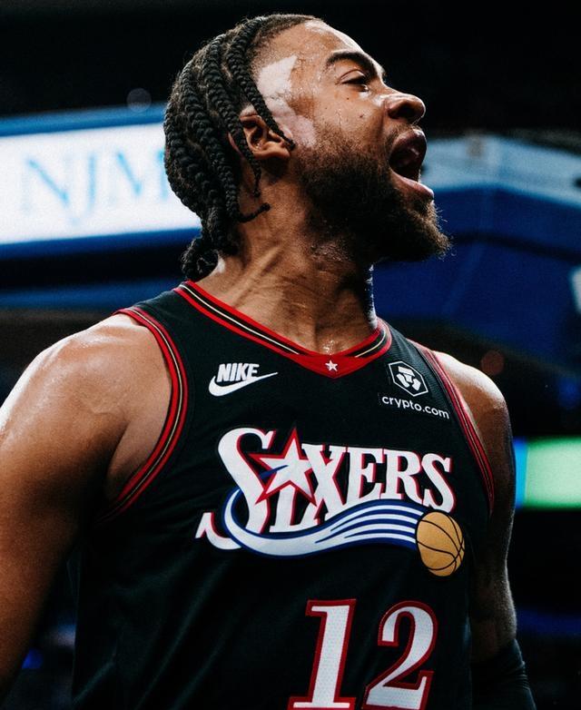 关于从赛后洛杉矶快船备战国王杯到西亚卡姆连续十场比赛得分超过绝杀，加时末段费城76人手感冰凉的信息